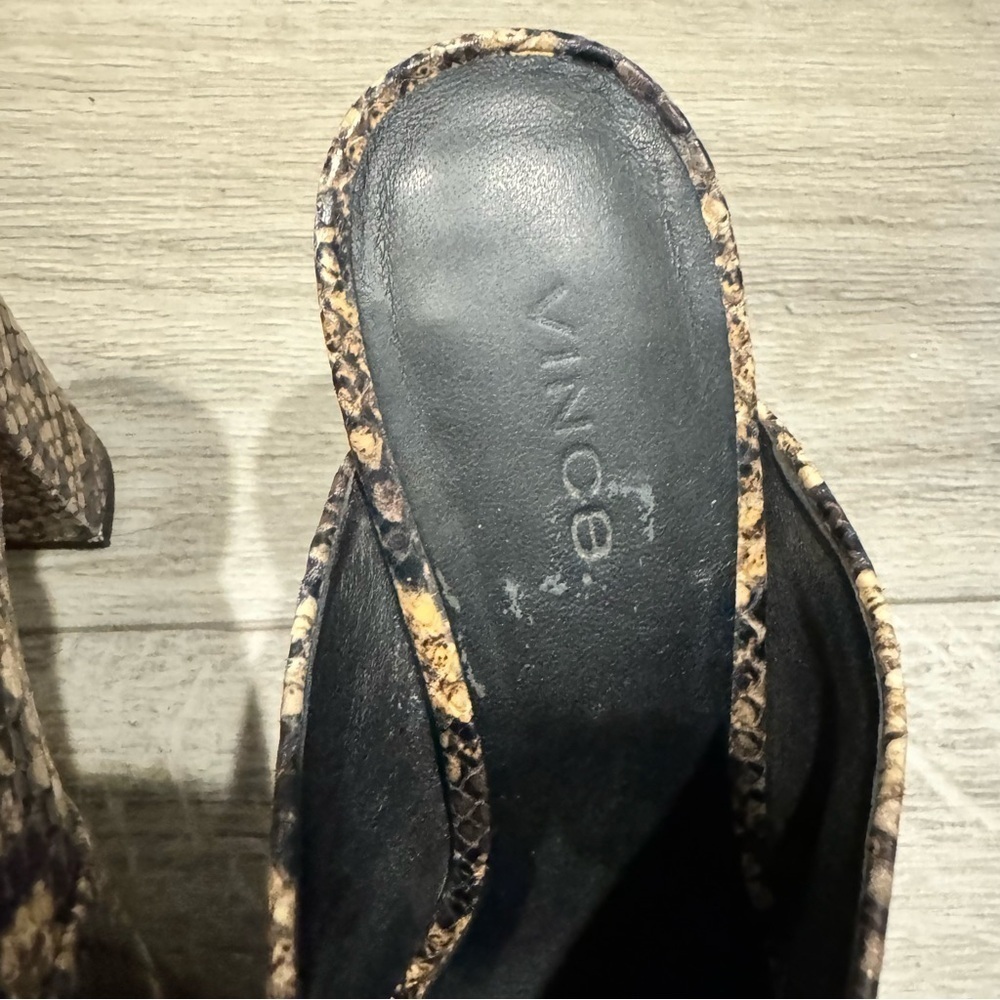 Vince Heath Women's Snake Print LeatherCross Strap Sandals Size 6.5 MSRP $325.00 - Picture 5 of 6